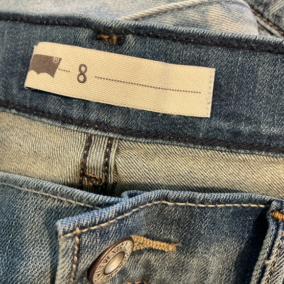 🐸 Levi’s Blue Denim Bermuda Jeans Shorts - Size 8 - Picture 3 of 4